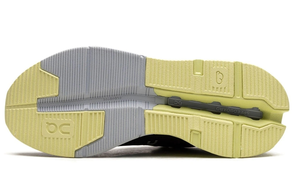 On Cloudnova Flux "Black/Hay"