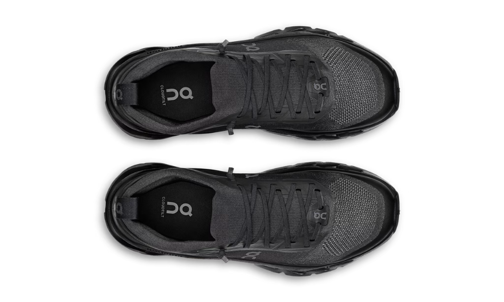 On Cloudtilt Moon "Black | Black"