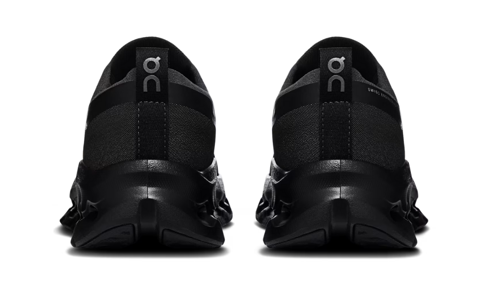 On Cloudtilt Moon "Black | Black"